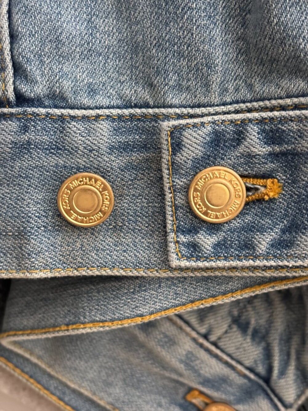 MICHAEL Michael Kors Light Vintage Wash Denim Jacket NWT Sz M Timeless Classic - Picture 12 of 15